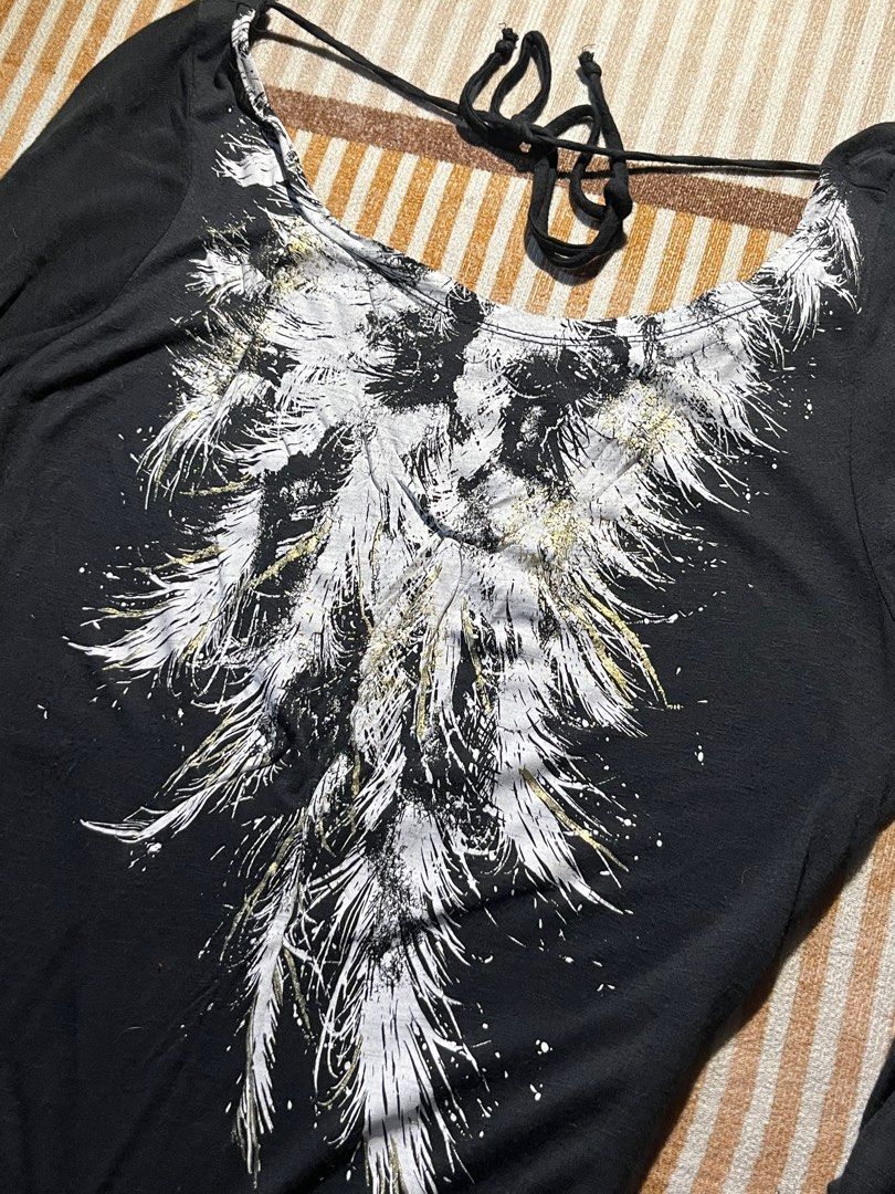 Miley Cyrus + Max Azria Black Top XL (Category: Blouses) located in Manila. Submitted by junasssithriftedd (Listing ID 1414343155, Image 2). Description: -No issues, no stains Clean and well kept:)) -Size: XL -10/10 Color rate🎨🎨 -Pm for measurements and details📩📩 Mode of payment: -Gcash 💸💸 -Cash 💵💵 Mode of shipping: -Meet up kung malapit (Antipolo Location) -Lalamove 🚚 -Jnt 🚚🚚.