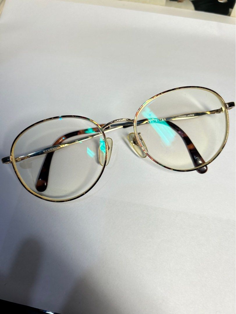 Brown Tortoise shell Morel Japan Eyeglass Frame (Category: Sunglasses & Eyewear) located in Quezon City. Submitted by jjsurplus_23 (Listing ID 1414420477, Image 1). Description: Graded.