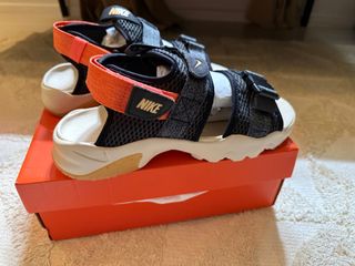 (Category: ) located in . Submitted by he_she (Listing ID 1414271170, Image 1). Description: .
