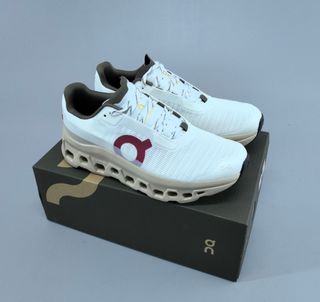 (Category: ) located in . Submitted by khai.uasneakers (Listing ID 1414410469, Image 1). Description: .
