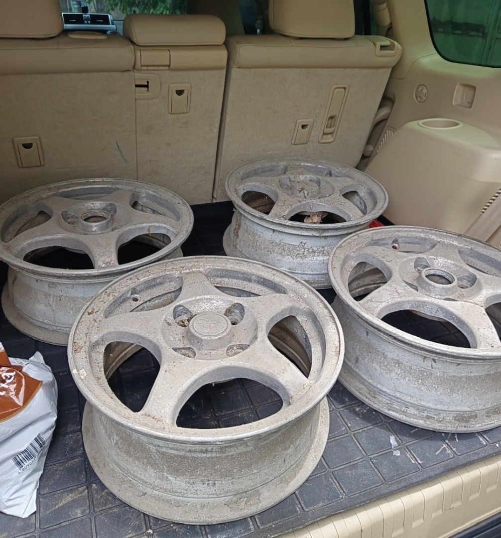 OZ racing crono evolution 3 wheels 15 inches (Category: Mags and Tires) located in Cebu City. Submitted by beagles30 (Listing ID 1414399234, Image 2). Description: oz racing crono evolution 3 wheels oem from mitsubishi evo 3 15" 4x114 repainted silver needs repaint missing 2 caps 15k pesos very negotiable item in cebu city #mitsubishi #evolution #ozracing #mags.