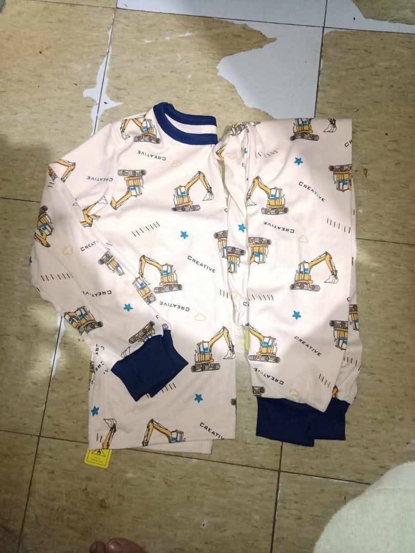 Pajama set (Category: Babies & Kids Fashion) located in Pasig City. Submitted by jessentials (Listing ID 1414270581, Image 1). Description: .