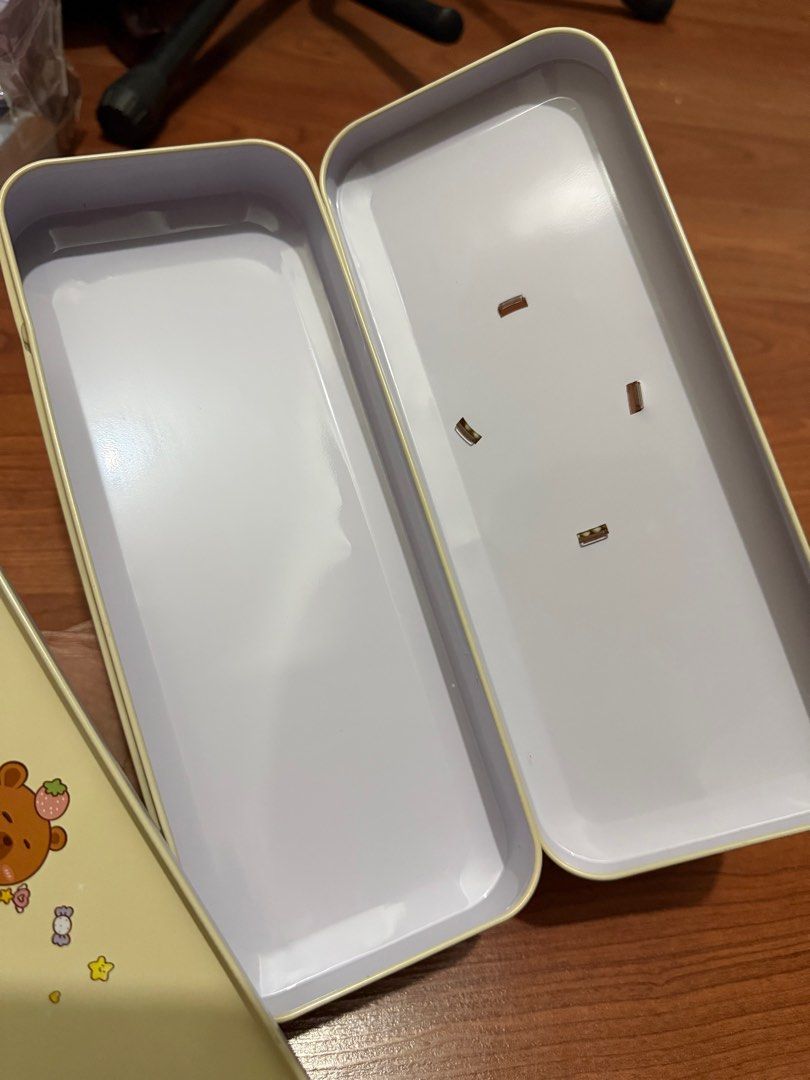 Pencil Case Tin Cute Capybara with partition imported (Category: Stationery & School Supplies) located in Pasig City. Submitted by etcyshop (Listing ID 1414426763, Image 3). Description: Metal Pencil Case Essentials Material: Metal/ Tin High quality Size: L x H x D (in cm) 22.5 x 4 x 9.25 Pwede rin for organizing, toiletry kit, travel pouch.