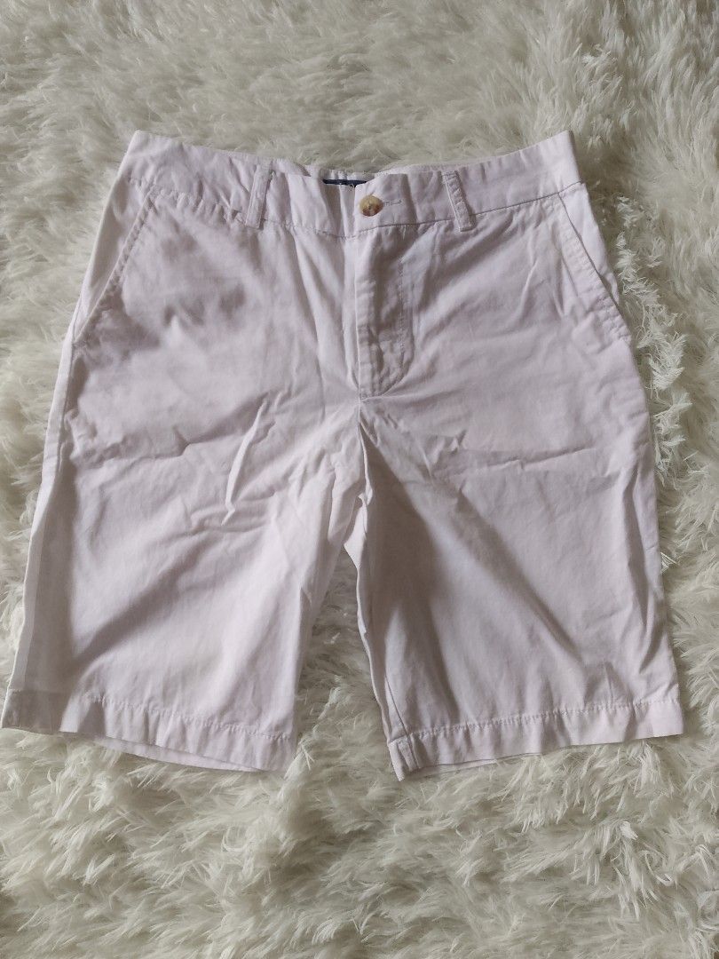 Polo Ralph Lauren white short (Category: Shorts) located in Davao. Submitted by lee_ly (Listing ID 1414282806, Image 1). Description: lightly used /very good condition color: white fit to 14yrs old dimes: w- 28 L - 18 leg opening: 8.