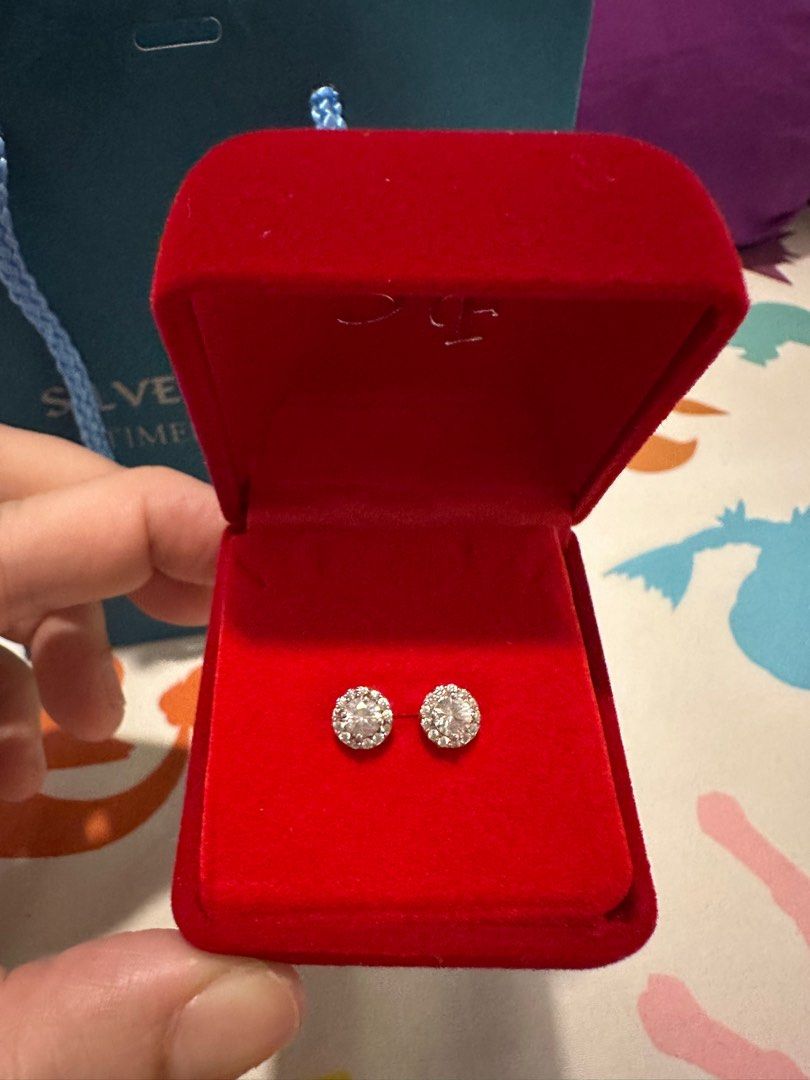 Round white topaz stud earrings (Category: Earrings) located in Quezon City. Submitted by aleigh (Listing ID 1414289547, Image 3). Description: Bought in silver finds SM North Edsa for 2,790 used it once only for event very simple but elegant looking. Pure white topaz stone . Price slight negotiable for sure buyer. Payment first policy what you see is what you get. inclusions: red box and paperbag.
