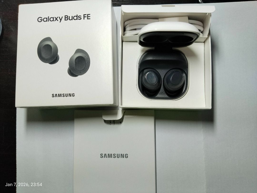 Samsung Galaxy Buds FE - Graphite (Category: Earphones) located in Quezon City. Submitted by bigbluecheese (Listing ID 1414266514, Image 1). Description: Samsung Galaxy Buds FE Model: SM-R400N Brand new (no receipt) Opened box only to test if unit is working. . Market Price: 5,490 Selling it for only: 4,500.00 . RFS: Decluttering MOP: GCash Payment first policy Buyer shoulders shipping fee.