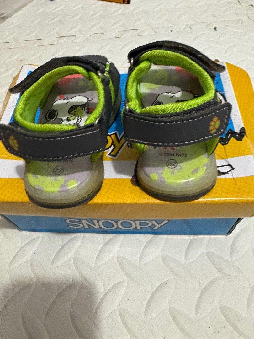 Snoopy Sandals kids Size 22 (Category: Babies & Kids Fashion) located in Cainta. Submitted by kailiz (Listing ID 1414382763, Image 3). Description: Lightly used dito lang sa village ginamit and di rin gaanong inaapak sa lupa since mas gusto niyang nakakarga. .