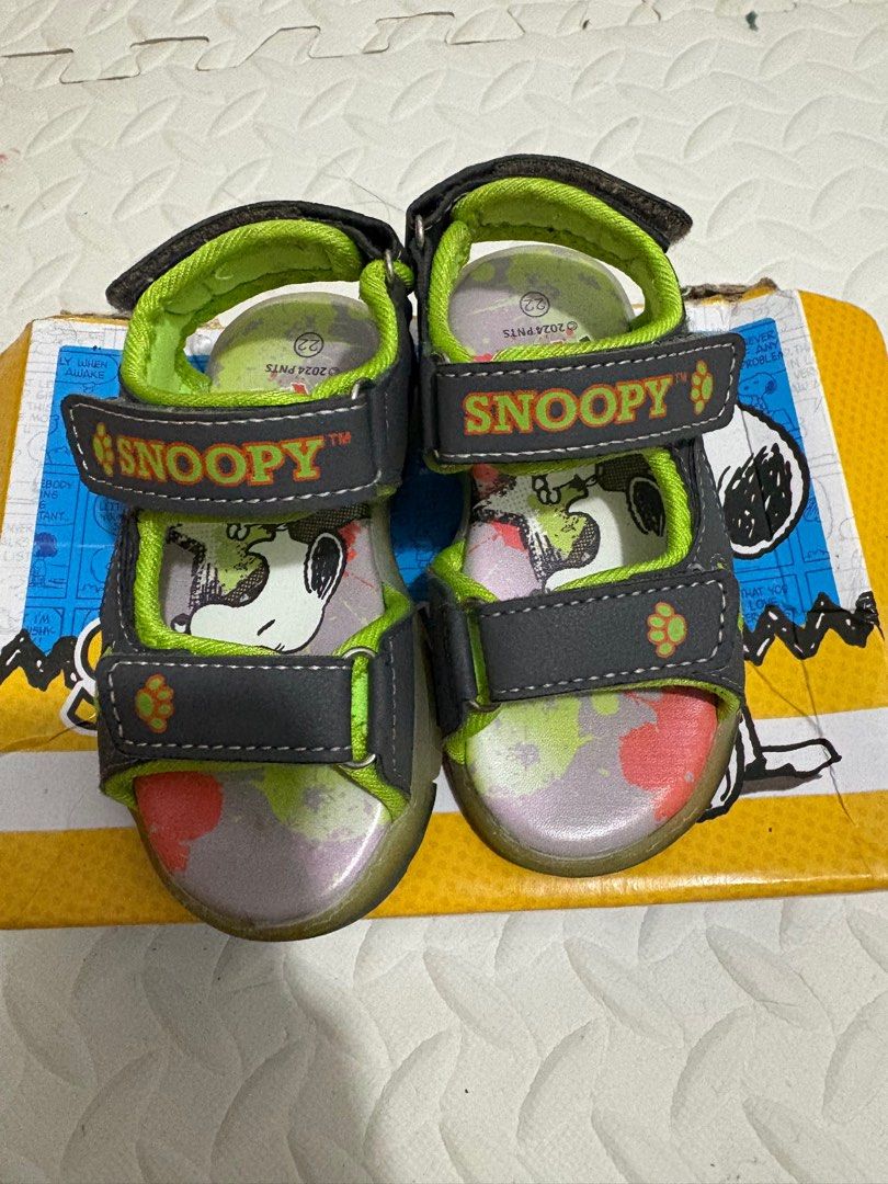 Snoopy Sandals kids Size 22 (Category: Babies & Kids Fashion) located in Cainta. Submitted by kailiz (Listing ID 1414382763, Image 1). Description: Lightly used dito lang sa village ginamit and di rin gaanong inaapak sa lupa since mas gusto niyang nakakarga. .