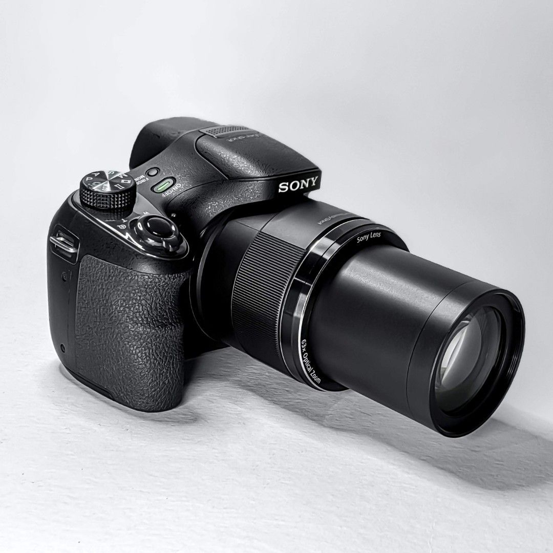 Sony Cyber-shot Digital Camera (Category: Cameras) located in Balanga. Submitted by cyrin_camera (Listing ID 1414295856, Image 3). Description: - Sony Cyber-shot digital camera - 63x optical zoom - Includes: camera bag, charger, battery, lens cap - Features: mode dial, display screen - Black finish - Sony lens - Good working condition.