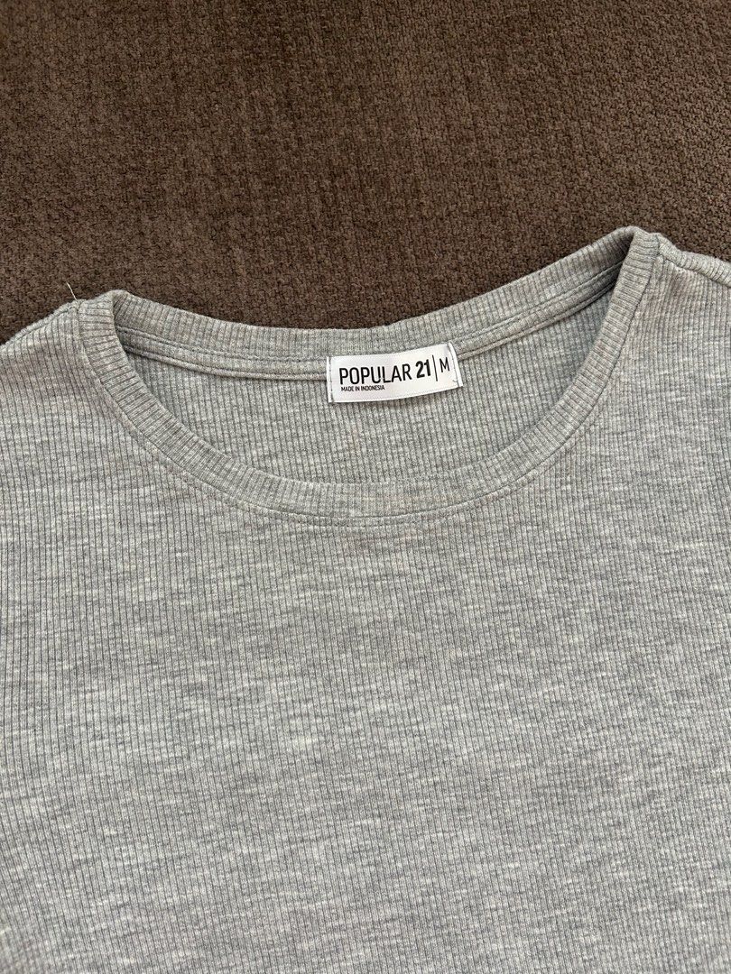 T shirt (Category: Shirts) located in Pasig City. Submitted by gdeclutterwithme (Listing ID 1414291816, Image 2). Description: - Stretchable! - Very good for long torso as well:)) - Good for those who want fitted - Size: M 12.60 x 20 dm for more details!.