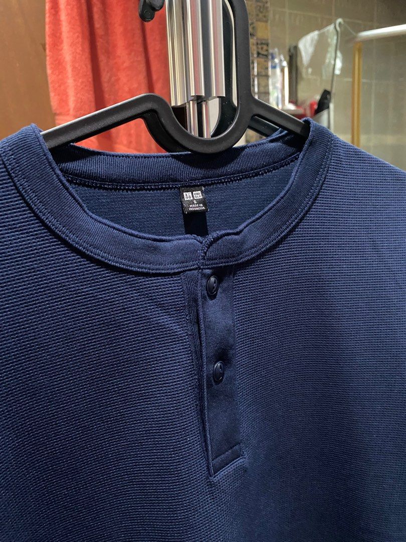 UNIQLO Henley Shirt (Category: Tshirts & Polo Shirts ) located in Quezon City. Submitted by undertuv (Listing ID 1414315648, Image 2). Description: rfs: need funds no issue size SMALL but fits to MEDIUM .