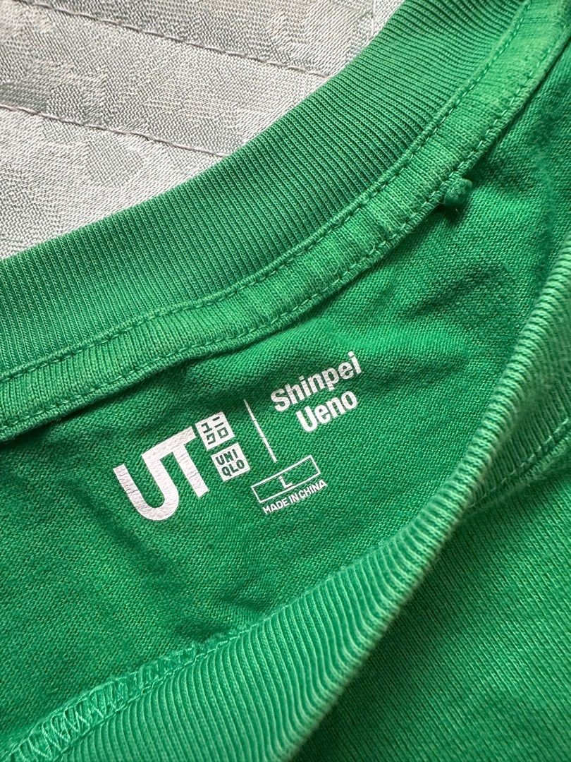 uniqlo skater sweater (Category: Hoodies) located in Imus. Submitted by solthrifts (Listing ID 1414275410, Image 2). Description: — Good condition — Oversized fit — Lady owned.