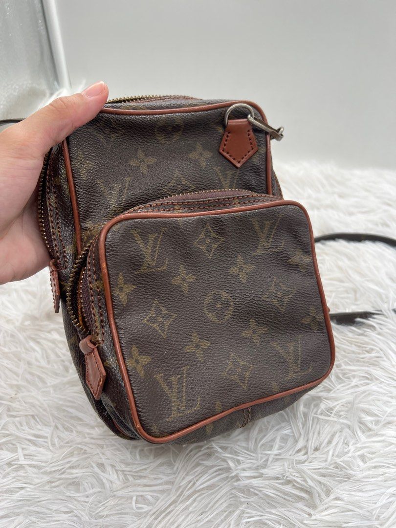 Vintage Louis Vuitton Monogram Mini Amazon shoulder bag sling (Category: Luxury Bags & Wallets) located in Cavite. Submitted by aellavier (Listing ID 1414433377, Image 2). Description: vintage orig. changed vanchetta and zipper. code is a bit hard to see but nasa gilid siya ng zipper. lining inside has signs of use but not peeling yet. manageable flaws.