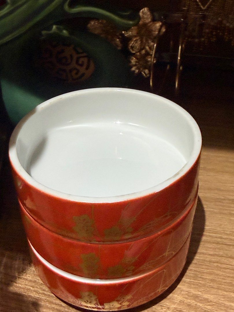 vintage Otagiri Kutani stackable box Jewelry storage (Category: Food Organization & Storage) located in Rizal. Submitted by caintarizal2024 (Listing ID 1414265566, Image 3). Description: The item pictured is a vintage Otagiri Kutani stackable box or set of bowls. It features an iron-red porcelain body with gold gilding of a floral design. The item is a three-tiered stacking container with a lid. It can be used for serving sauces, sushi, or as a b