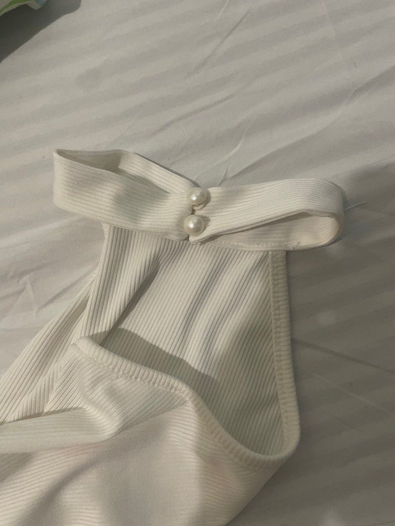 White Halter Neck Dress (Category: Dresses) located in Quezon City. Submitted by jackiedc (Listing ID 1414321043, Image 3). Description: .