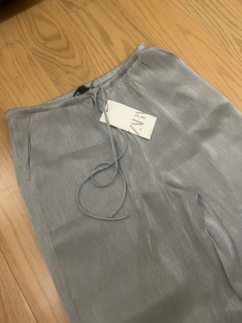 Zara Pants (Category: Other Bottoms) located in Pasig City. Submitted by gdeclutterwithme (Listing ID 1414414102, Image 2). Description: - Zara Formal Pants - Has a unique type of material - Price Tag is still on - Size: S dm for more details:).