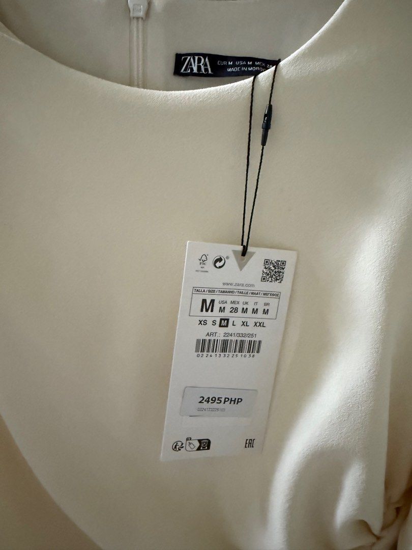 Zara Ruched Dress - Size M (Category: Dresses) located in Pasig City. Submitted by honsolo (Listing ID 1414409977, Image 2). Description: - Zara dress - Size M - Cream color - Ruched side design - Long sleeves - Round neckline - Original price: ₱2495 Rfs: decluttering.