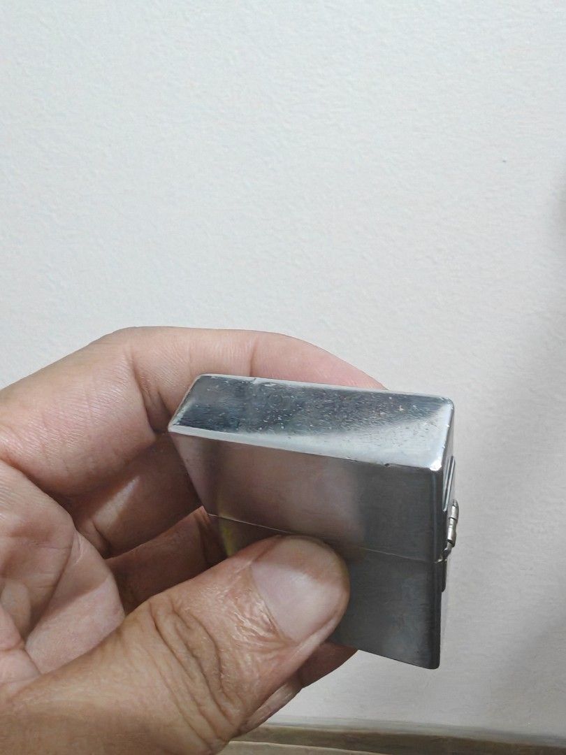 Zippo Lighter Original 1932 replica 1988 released (Category: Vintage Collectibles) located in Valenzuela. Submitted by mendozagz (Listing ID 1414408850, Image 3). Description: Zippo Lighter Original 1932 replica 1988 released https://www.zippo-windproof-lighter.de/1932_1933/R1932-2012.html .