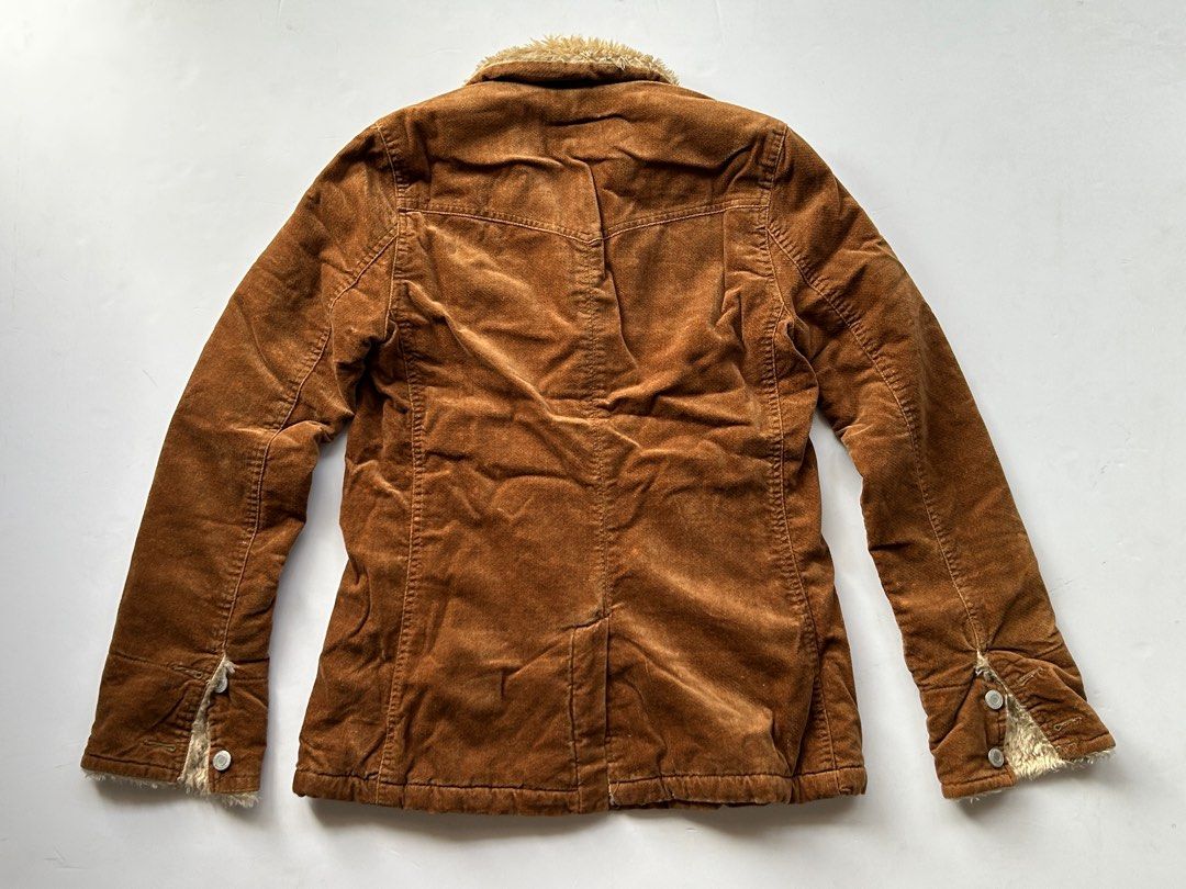 Abercrombie & Fitch Corduroy Jacket (Category: Coats, Jackets and Outerwear) located in Quezon City. Submitted by glenchua (Listing ID 1414507020, Image 2). Description: COAT w/ FLEECE COLLAR Pre-loved Hardly Worn Good Condition SHELL: 100% COTTON TRIMS: 79% ACRYLIC, 21% POLYESTER BODY LINING: 79% ACRYLIC, 21% POLYESTER SLEEVE LINING: 100% ACETATE PADDING: 100% POLYESTER.