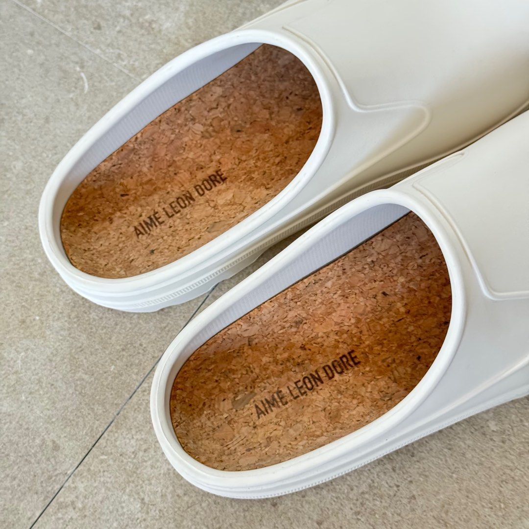 Aime Leon Dore Garden Mules 8-8.5 (Category: Slippers & Slides) located in Marikina City. Submitted by apexvault (Listing ID 1414447557, Image 2). Description: Aime Leon Dore Garden Mules Size 8 - 8.5 White color Slightly used Slip-on style Shipping Nationwide .