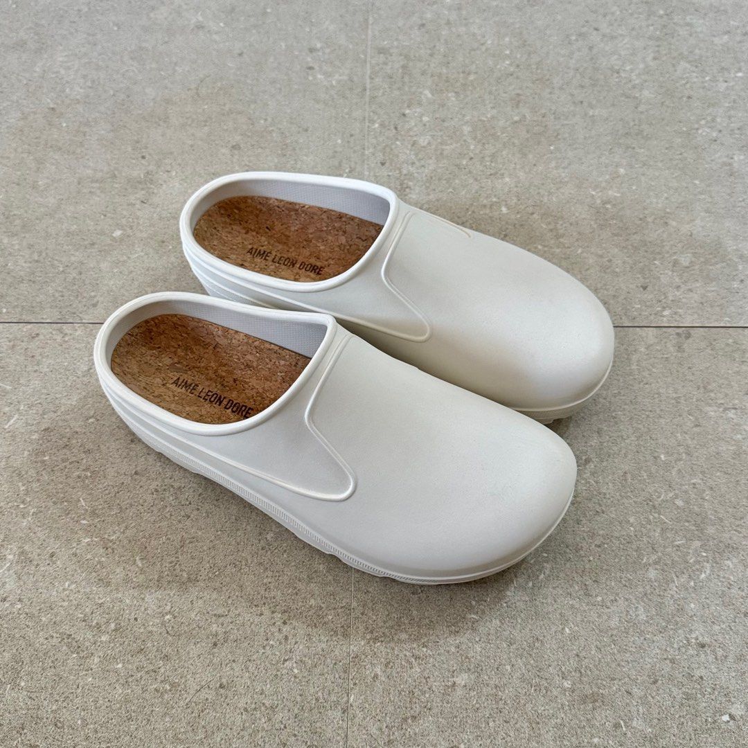 Aime Leon Dore Garden Mules 8-8.5 (Category: Slippers & Slides) located in Marikina City. Submitted by apexvault (Listing ID 1414447557, Image 3). Description: Aime Leon Dore Garden Mules Size 8 - 8.5 White color Slightly used Slip-on style Shipping Nationwide .