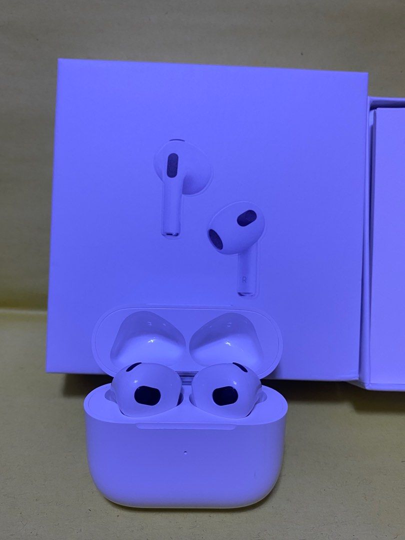 Airpods gen 3rd (Category: Earphones) located in Manila. Submitted by dimple162 (Listing ID 1414537589, Image 1). Description: .