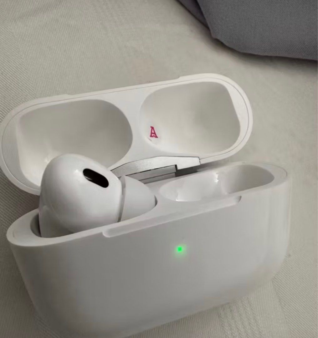 Ear buds65076154326657112