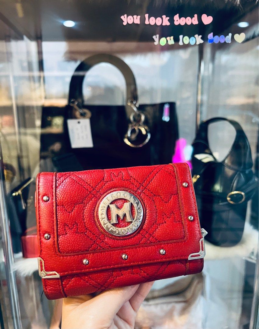 Authentic Metro City Short Trifold Wallet (Category: Luxury Bags & Wallets) located in Dumaguete. Submitted by lovebags.ph (Listing ID 1414544265, Image 3). Description: Very good used condition.