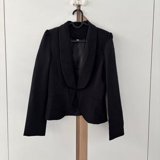 (Category: ) located in . Submitted by thedressingcloth (Listing ID 1414521411, Image 1). Description: .