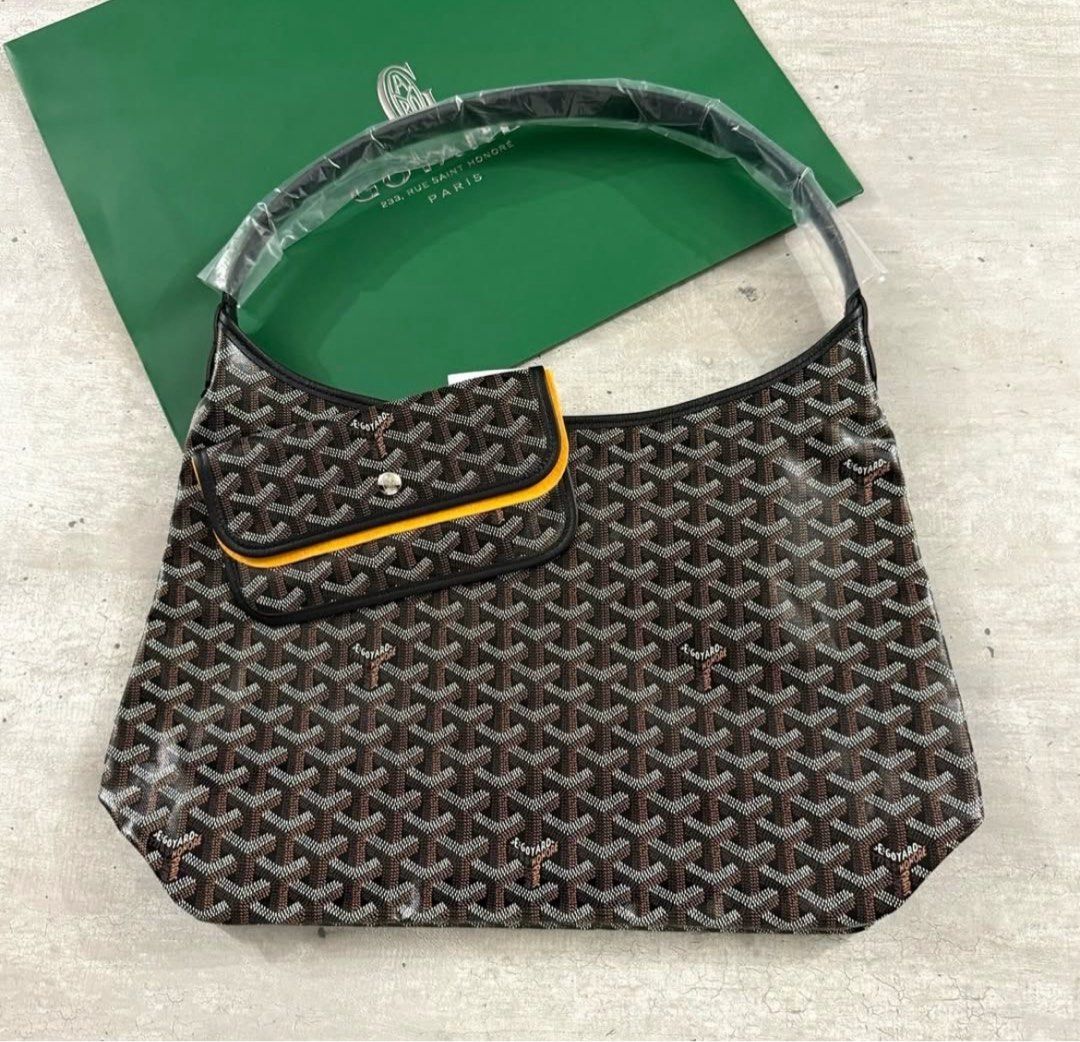 Boheme Hobo (Category: Luxury Bags & Wallets) located in Paranaque City. Submitted by kgmgiftedph20 (Listing ID 1414539206, Image 1). Description: .