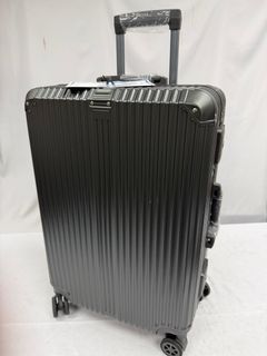 (Category: ) located in . Submitted by luggageoutletsg (Listing ID 1414512873, Image 1). Description: .