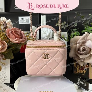 (Category: ) located in . Submitted by rosedeluxe.boutique (Listing ID 1414506767, Image 1). Description: .