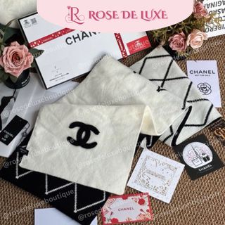 (Category: ) located in . Submitted by rosedeluxe.boutique (Listing ID 1414508313, Image 1). Description: .