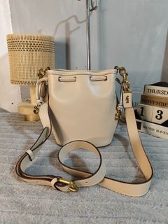 (Category: ) located in . Submitted by boutiquechic (Listing ID 1414499584, Image 1). Description: .