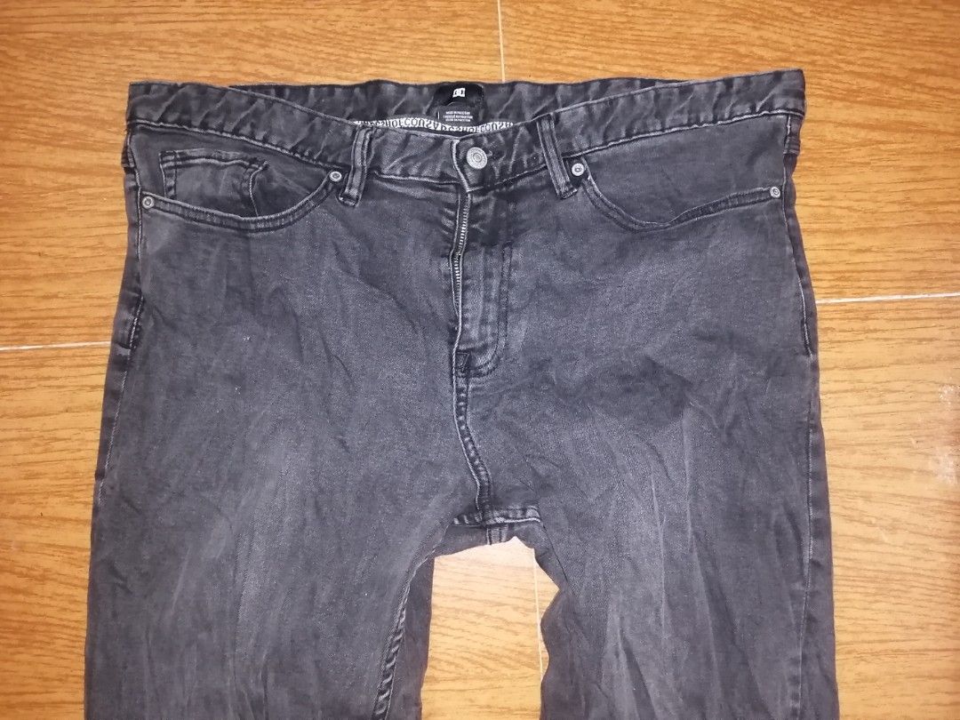 DC Shoes Worker Medium Grey Jeans (Category: Jeans) located in Quezon City. Submitted by iyz6666goods (Listing ID 1414554682, Image 3). Description: - DC Shoes Worker jeans - Size: 34/38 Length 42 Hem 8 Stretchable - Straight cut - Medium grey wash - Button and zipper closure - Classic five-pocket styling - DC Shoes logo patch on back.