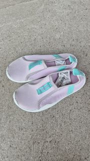(Category: ) located in . Submitted by closetshoppe (Listing ID 1414529420, Image 1). Description: .