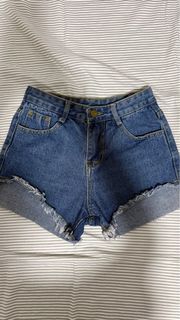 (Category: ) located in . Submitted by pleasehelptoclearr (Listing ID 1414578324, Image 1). Description: .