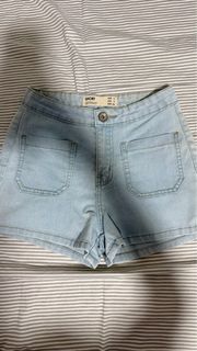 (Category: ) located in . Submitted by pleasehelptoclearr (Listing ID 1414579037, Image 1). Description: .