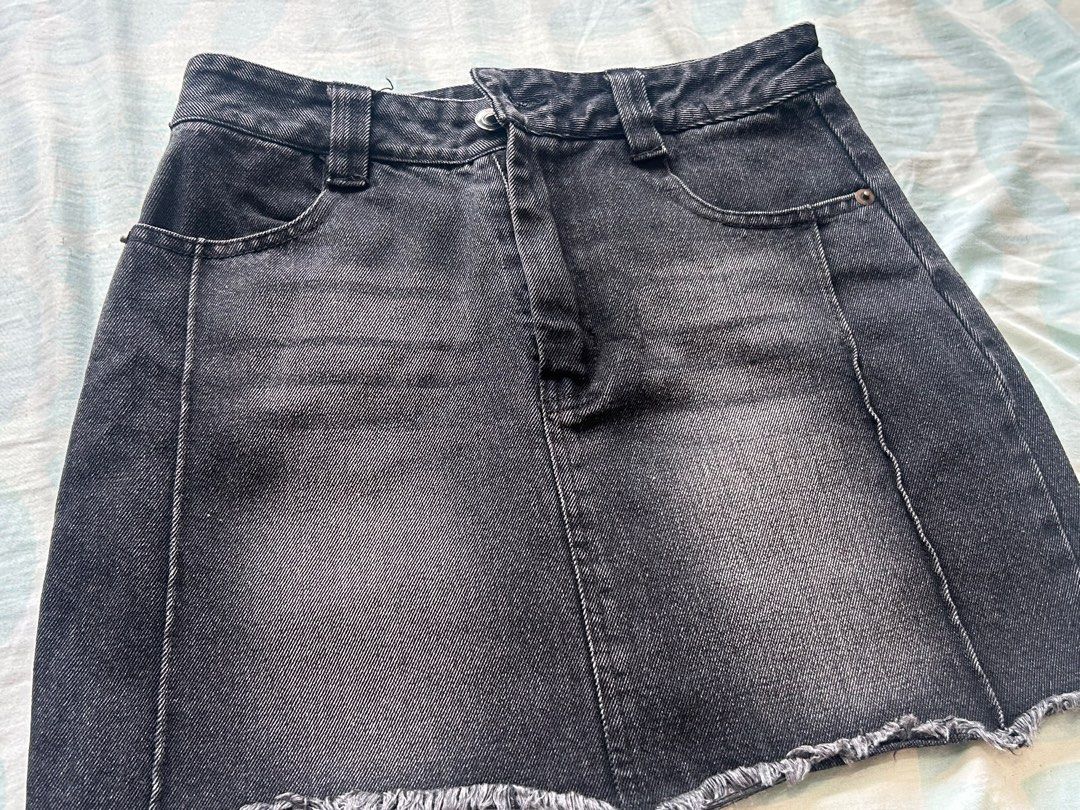 Denim Skirt with Built-In Shorts (Category: Skirts) located in Quezon City. Submitted by rving_ (Listing ID 1414525381, Image 2). Description: Size: Small Size Guide: - Waist: 26” - Length: 14” MOP: Gcash/BankTransfer 📦Shipping via Lalamove / GrabExpress around Metro Manila 🚚Shipping fee shouldered by buyer 📍QC Feel free to message me if you have inquiries!.