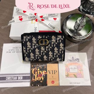 (Category: ) located in . Submitted by rosedeluxe.boutique (Listing ID 1414504117, Image 1). Description: .