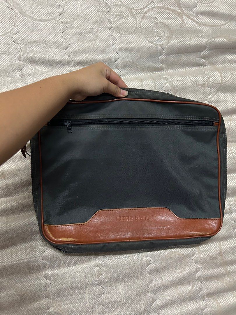 File Bag (Category: Laptop Bags & Sleeves) located in Naga. Submitted by helloitsk20594 (Listing ID 1414551689, Image 1). Description: 10 x 12 inches.