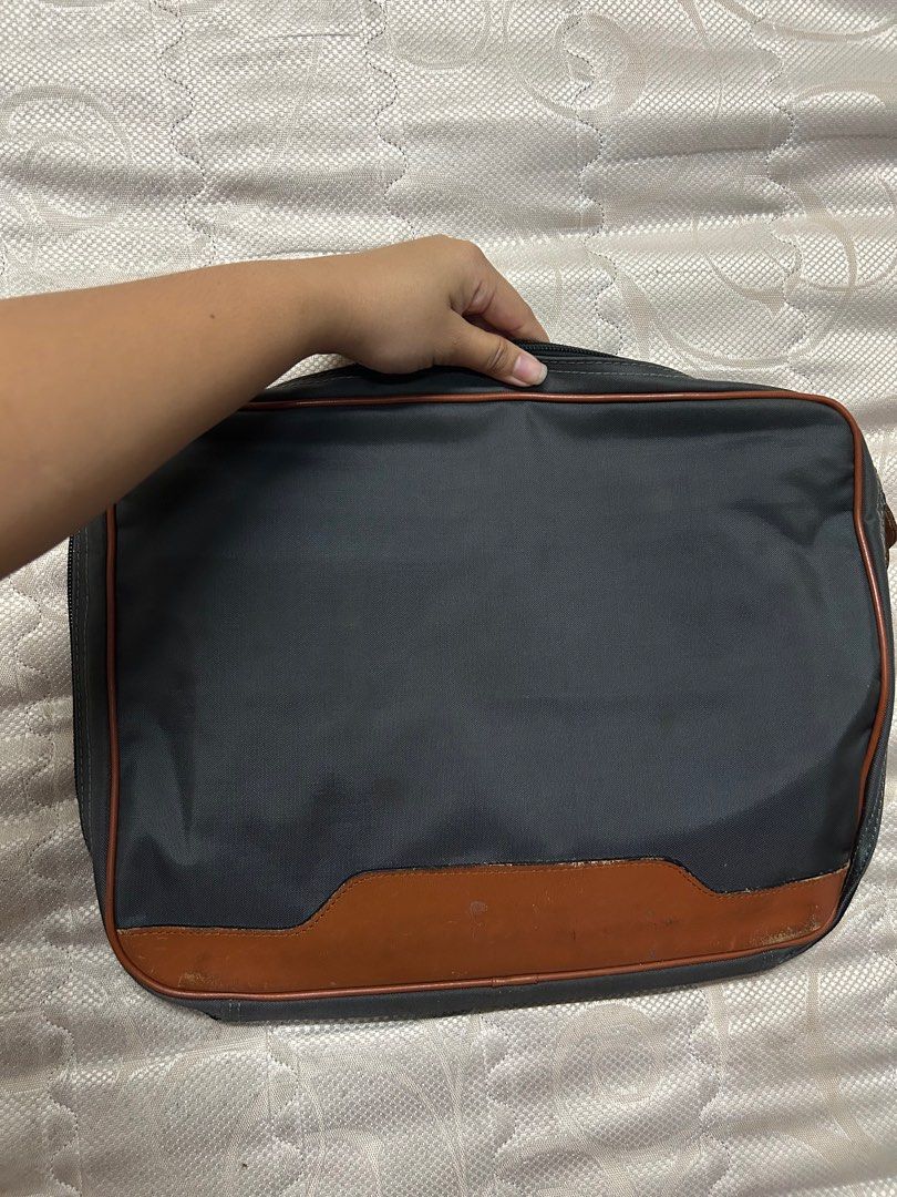 File Bag (Category: Laptop Bags & Sleeves) located in Naga. Submitted by helloitsk20594 (Listing ID 1414551689, Image 2). Description: 10 x 12 inches.