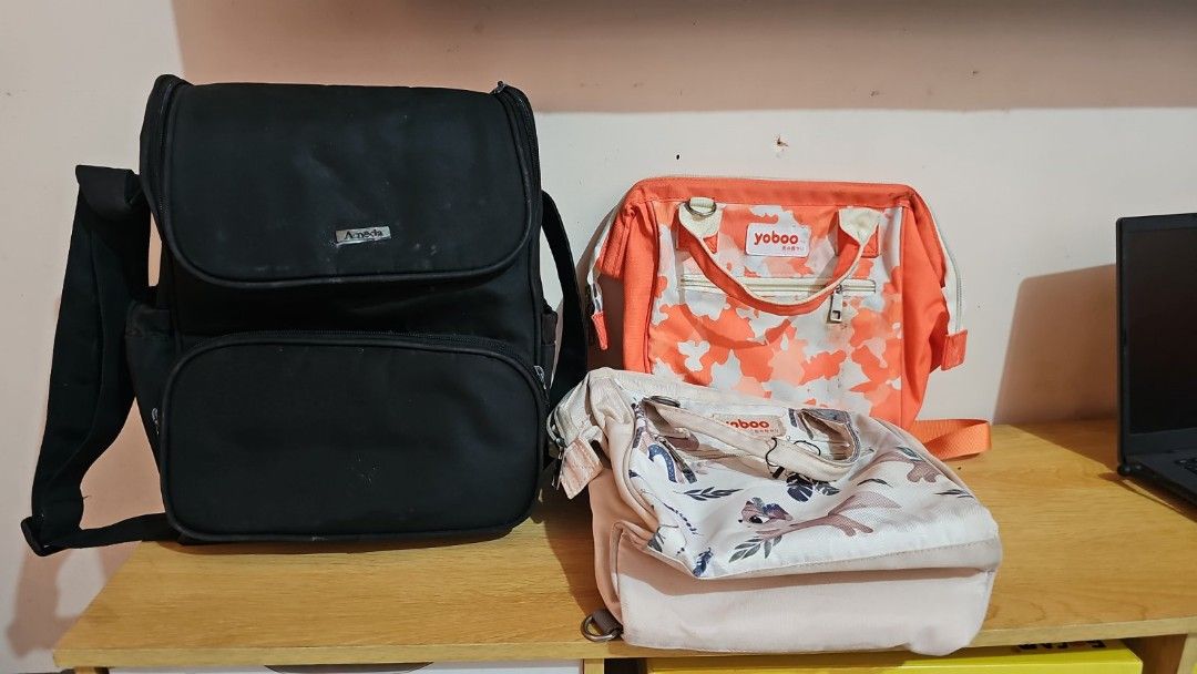 For FREE 3pcs Diaper /Pump Bag (Category: Diaper Bags & Wetbags) located in Bulacan. Submitted by Maidc (Listing ID 1414501146, Image 1). Description: Need deep wash kasi pagkabili ..ginamit sya then d n nalabhan nastock nlng hehe decluttering malala kami d na nagagamit ..another FREEBIE ko n din to s bibili ng YOYO babyzen.