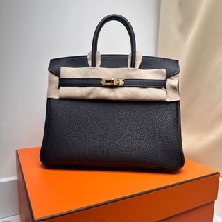 （分類：）位於 。 由 Mirror.Luxury 提交（商品編號 1414491563，圖片 1）。簡介： 。