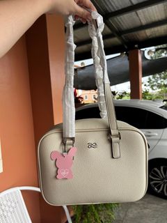 (Category: ) located in . Submitted by bituinpreloved (Listing ID 1414535080, Image 1). Description: .