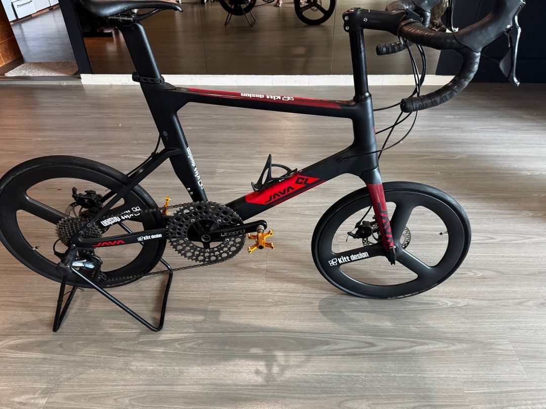 Java Cl (Category: Bicycles) located in Singapore. Submitted by cuppacoffee (Listing ID 1414557415, Image 4). Description: Spend over $2k Weight arnd 8kg See pics to see parts. ***Rear brake need to recable.** .