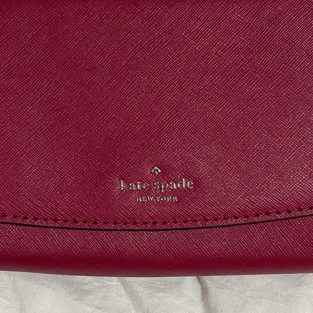 Kate Spade Crossbody Wallet Bag (Category: Cross-body Bags) located in Cebu City. Submitted by jjanix (Listing ID 1414547863, Image 2). Description: no flaws .