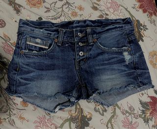 (Category: ) located in . Submitted by trishtrash_26 (Listing ID 1414589445, Image 1). Description: .