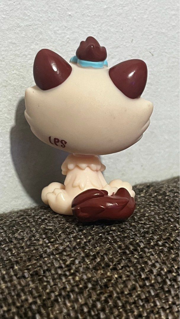 LPS Littlest Pet Shop Himalayan Cat #4 (Category: Figurines & Statues) located in Bacoor. Submitted by jamiedollsnstuff (Listing ID 1414597583, Image 2). Description: Peg can be fixed. No stains or dirt, like new..