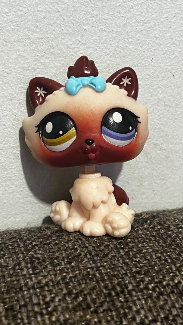 LPS Littlest Pet Shop Himalayan Cat #4 (Category: Figurines & Statues) located in Bacoor. Submitted by jamiedollsnstuff (Listing ID 1414597583, Image 1). Description: Peg can be fixed. No stains or dirt, like new..